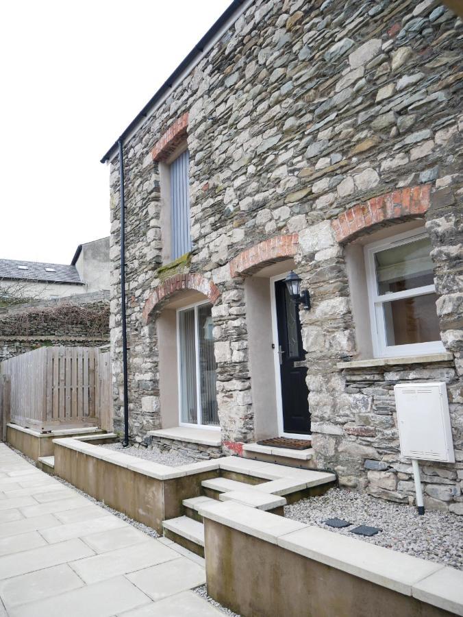 The Barn In The Courtyard Lejlighedshotel Ulverston Eksteriør billede