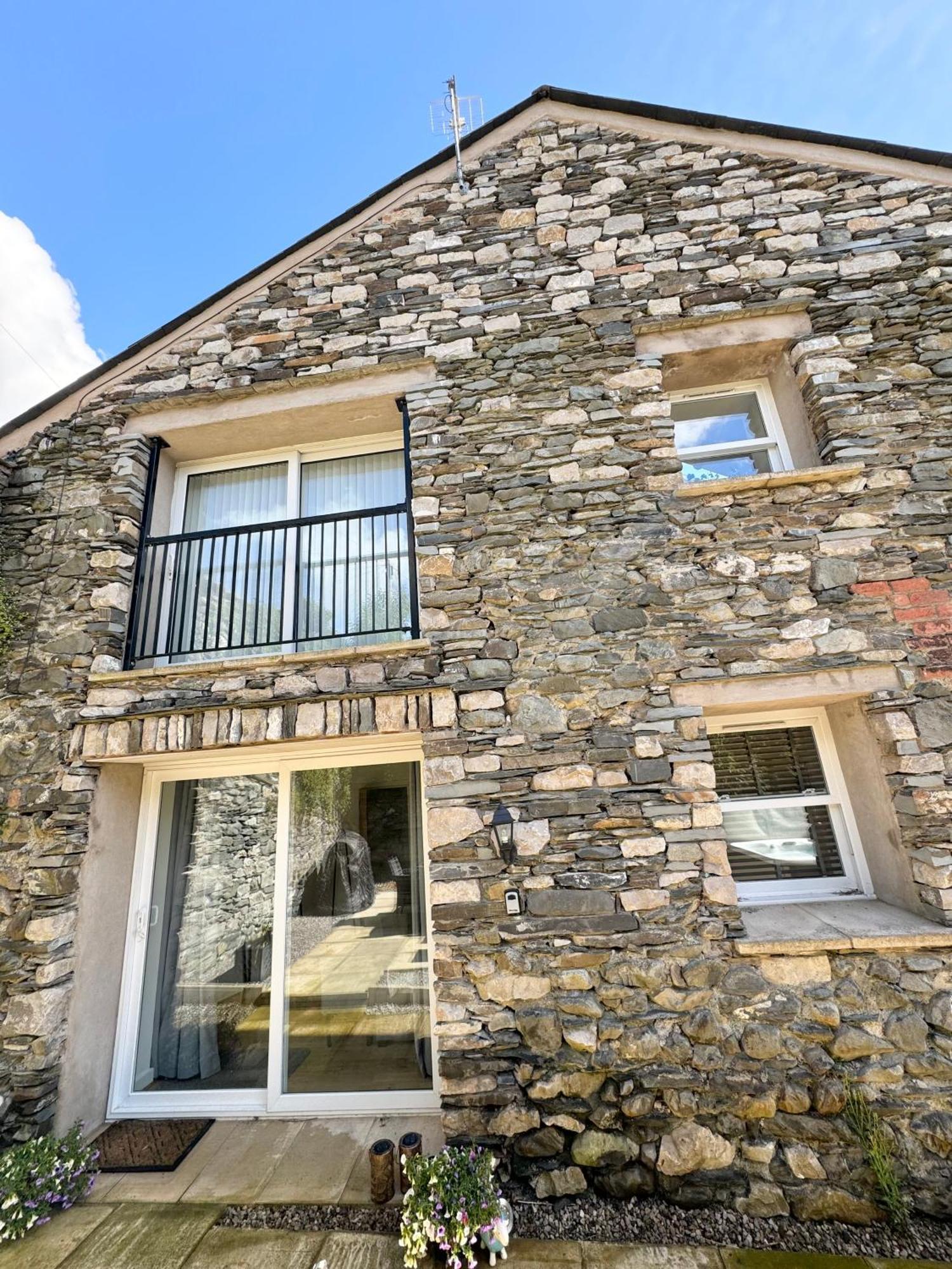 The Barn In The Courtyard Lejlighedshotel Ulverston Eksteriør billede
